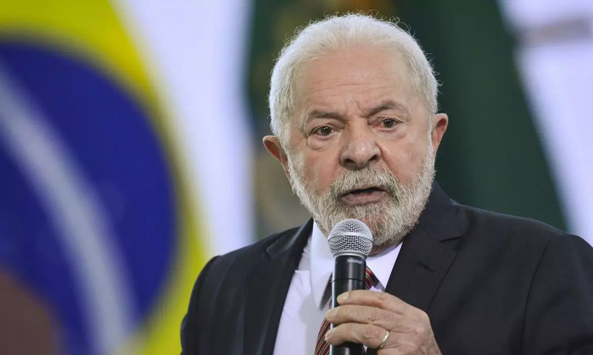 Em Abu Dhabi, Lula negocia acordos comerciais e de meio ambiente